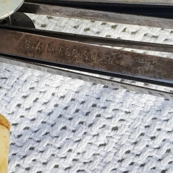 Vintage Red Handle egg beater /Mixer - Picture 4 of 7